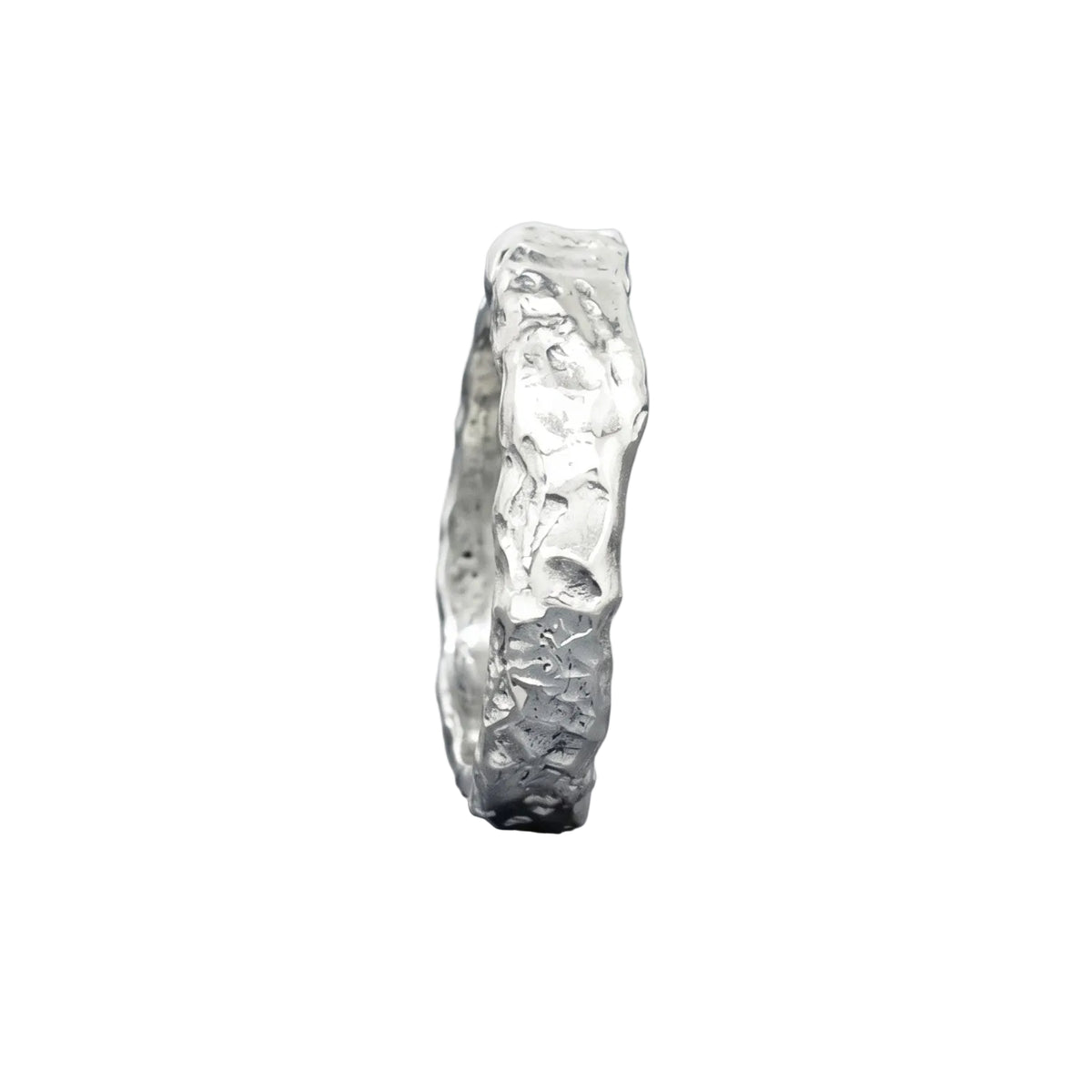 Anillo Superficie Solar de plata de ley con textura escultural