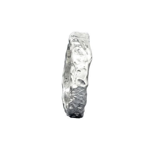 Anillo Superficie Solar de plata de ley con textura escultural